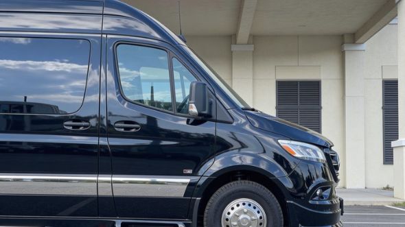 chicago 12 passenger sprinter van